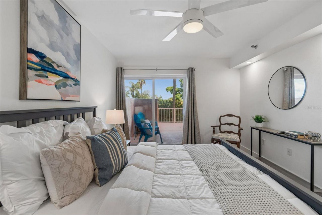 7430 Sunshine Skyway Lane S, Unit 201, Saint Petersburg, FL 33711 Photo