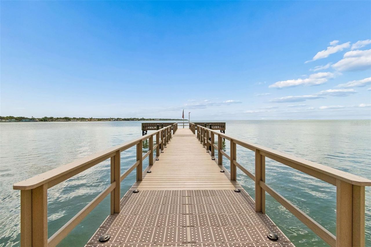 7430 Sunshine Skyway Lane S, Unit 201, Saint Petersburg, FL 33711 Photo