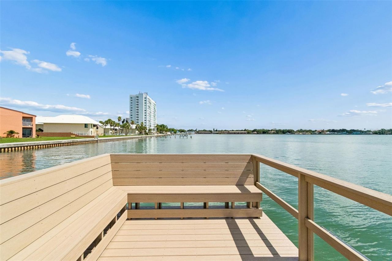 7430 Sunshine Skyway Lane S, Unit 201, Saint Petersburg, FL 33711 Photo