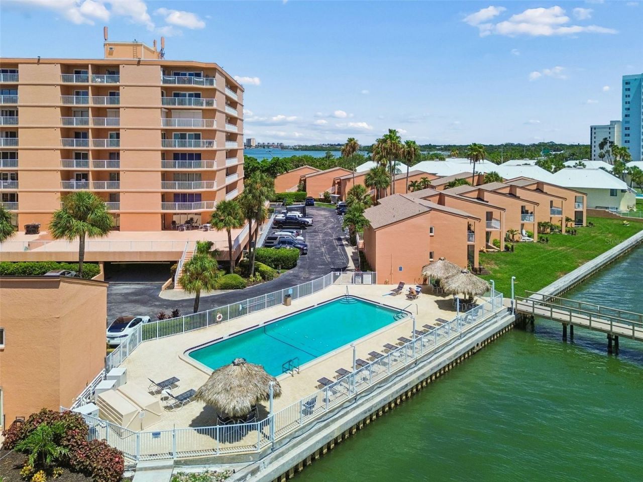 7430 Sunshine Skyway Lane S, Unit 201, Saint Petersburg, FL 33711 Photo