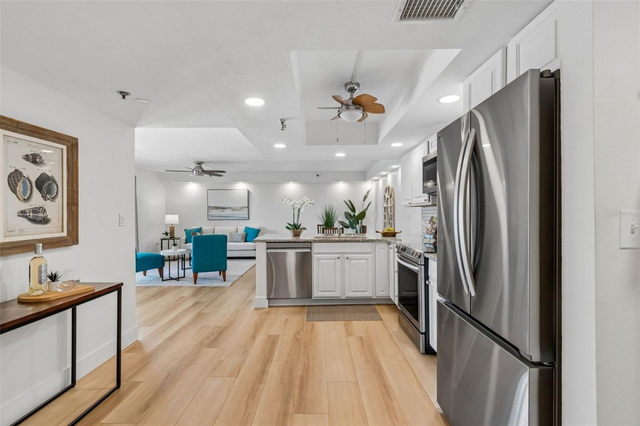 7430 Sunshine Skyway Lane S, Unit 201, Saint Petersburg, FL 33711 Photo