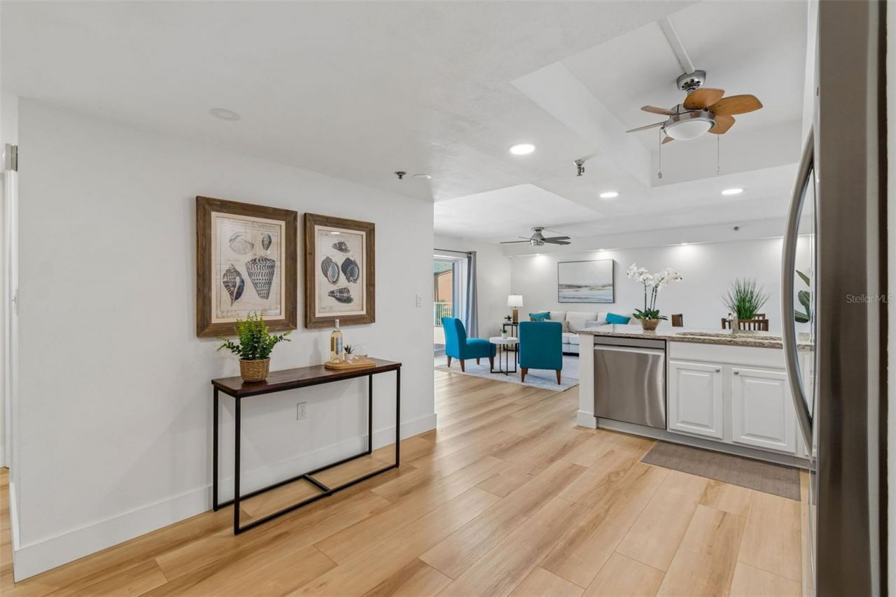 7430 Sunshine Skyway Lane S, Unit 201, Saint Petersburg, FL 33711 Photo