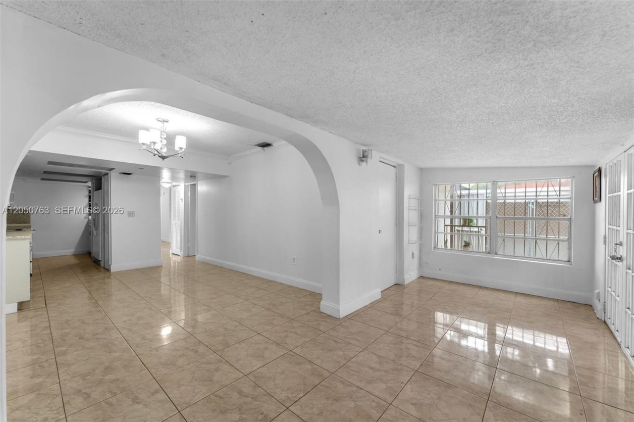 10873 NW 1st Ln , Unit 10873, Miami, FL 33172 Photo