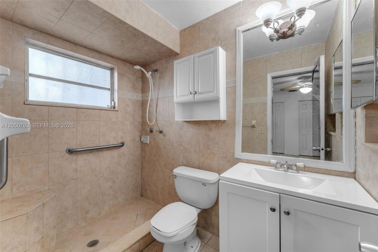 10873 NW 1st Ln , Unit 10873, Miami, FL 33172 Photo