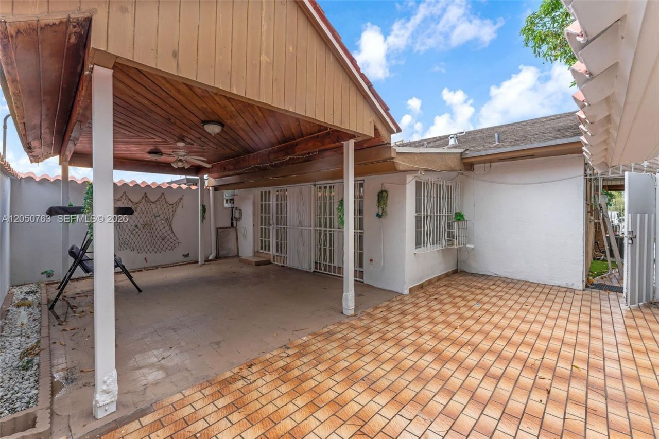 10873 NW 1st Ln , Unit 10873, Miami, FL 33172 Photo