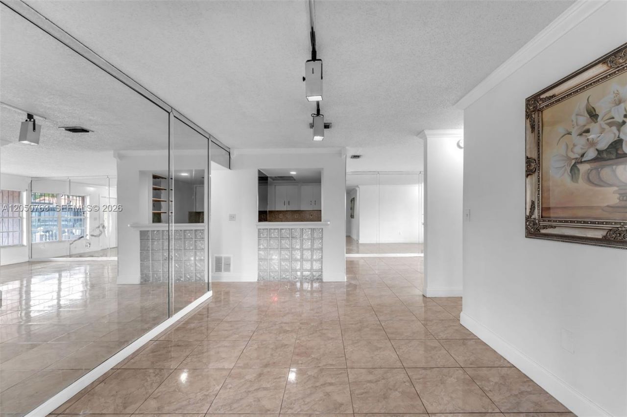 10873 NW 1st Ln , Unit 10873, Miami, FL 33172 Photo