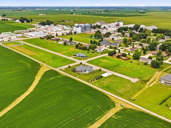 49 S 4th Street, Houghton, IA 52631