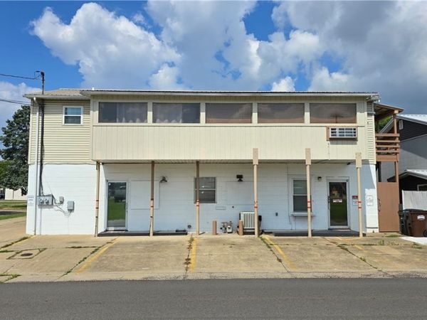 209 Lee Street , Belpre, OH 45714