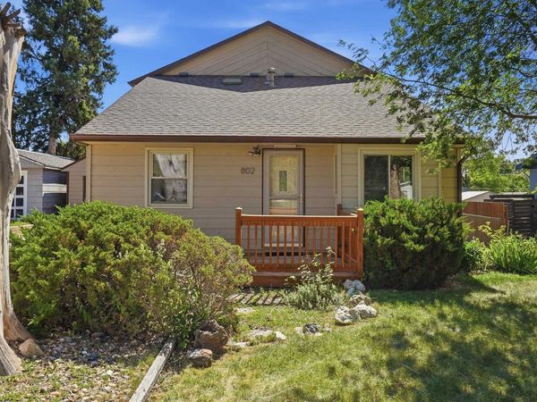 802 Roubaix Dr, Rapid City, SD 57702