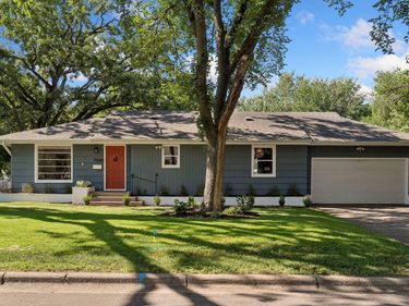 7508 Edgebrook Drive, Saint Louis Park, MN 55426