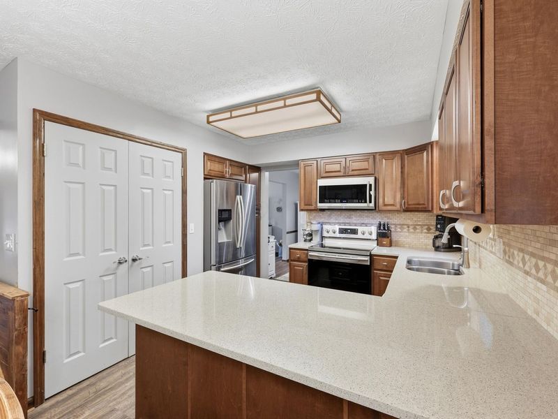 2949 Heatherleaf Way, Columbus, OH 43231 Photo 10