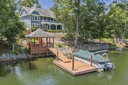 241 Pointe Overlook Drive photo 4