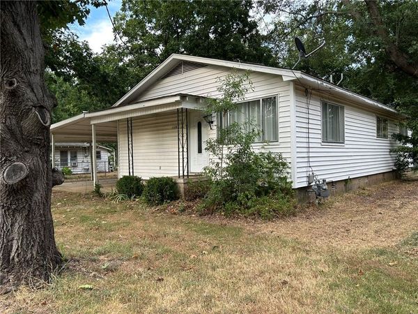 1126 N Detroit Avenue , Russellville, AR 72801