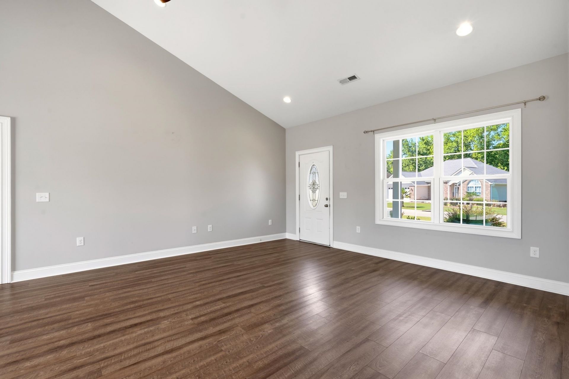 119 Silver Peak Dr. Photo 4