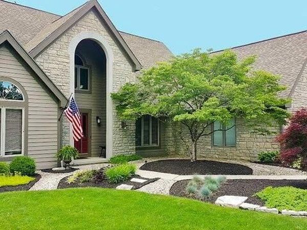 2908 Atoll Drive , Lewis Center, OH 43035