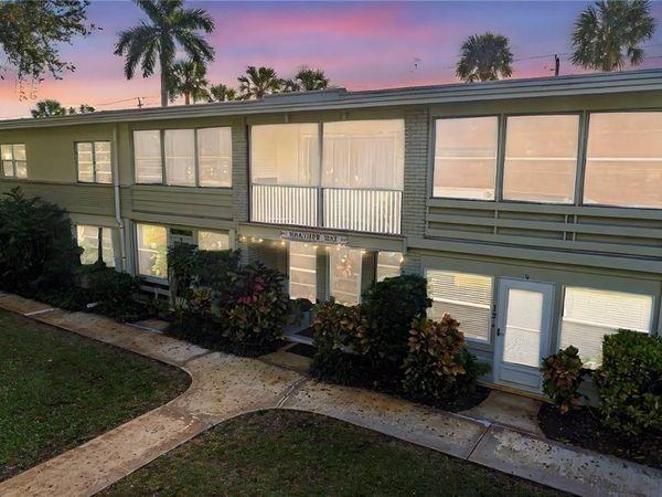 677 Royal Palm Boulevard, Unit 12, Vero Beach, FL 32960