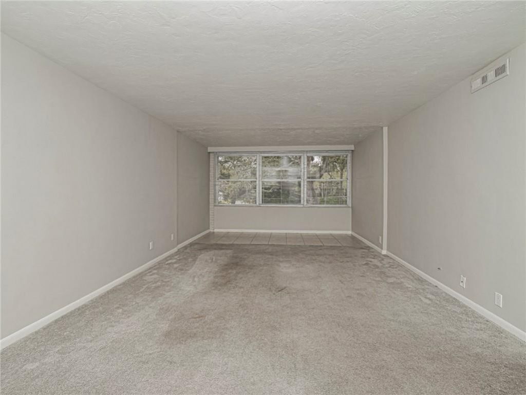 677 Royal Palm Boulevard, Unit 12, Vero Beach, FL 32960 Photo