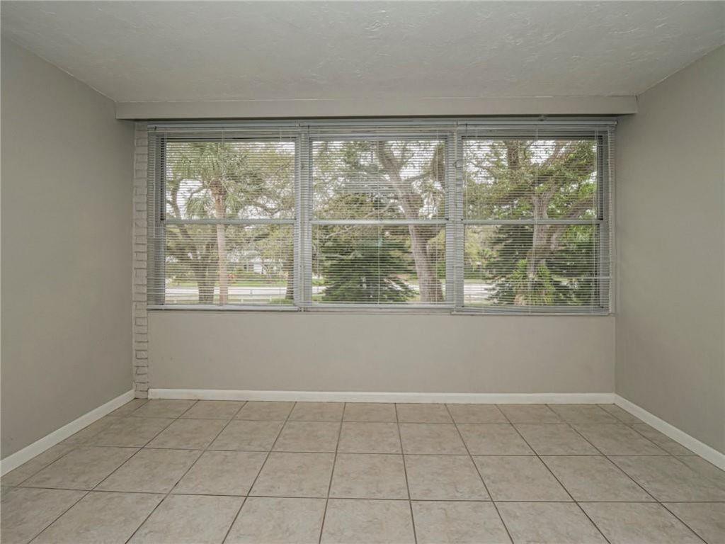 677 Royal Palm Boulevard, Unit 12, Vero Beach, FL 32960 Photo