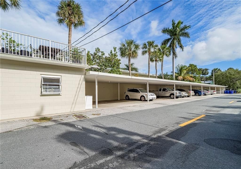 677 Royal Palm Boulevard, Unit 12, Vero Beach, FL 32960 Photo