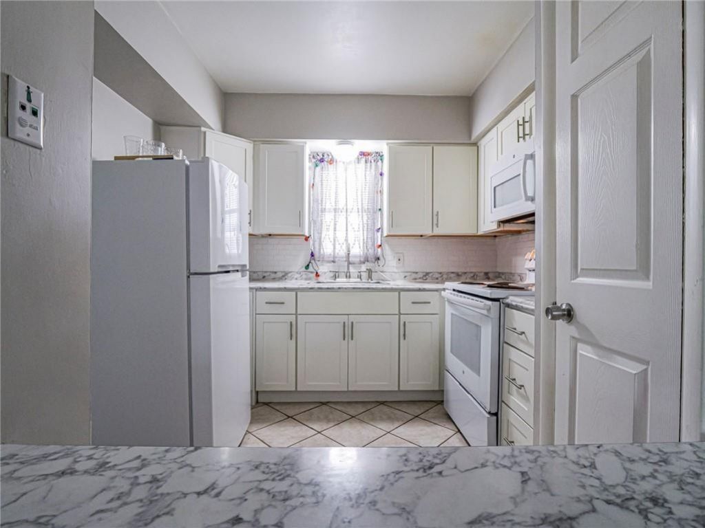677 Royal Palm Boulevard, Unit 12, Vero Beach, FL 32960 Photo