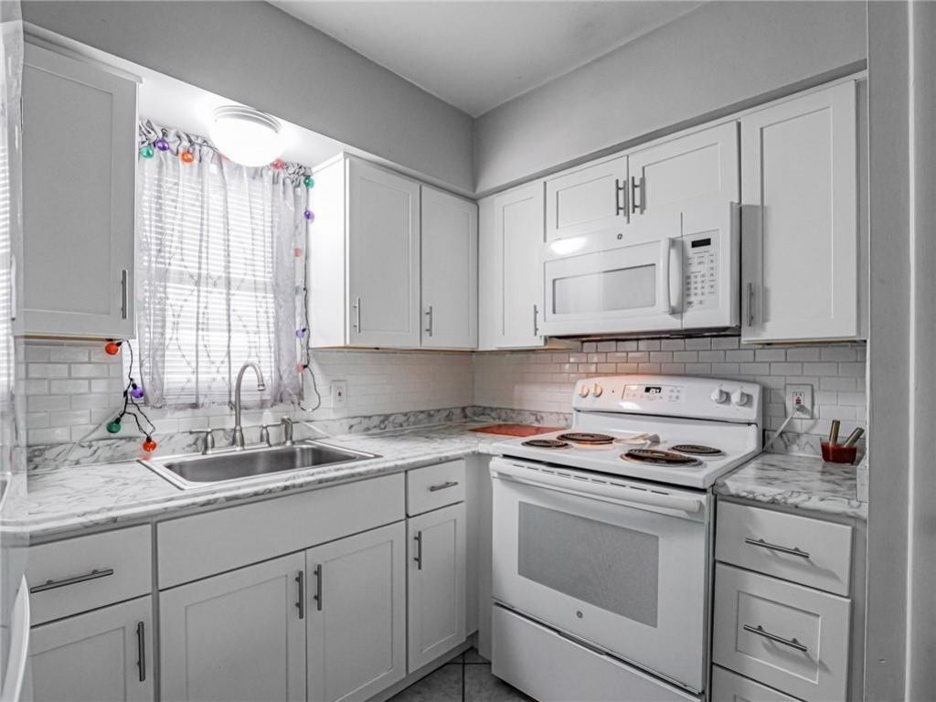 677 Royal Palm Boulevard, Unit 12, Vero Beach, FL 32960 Photo