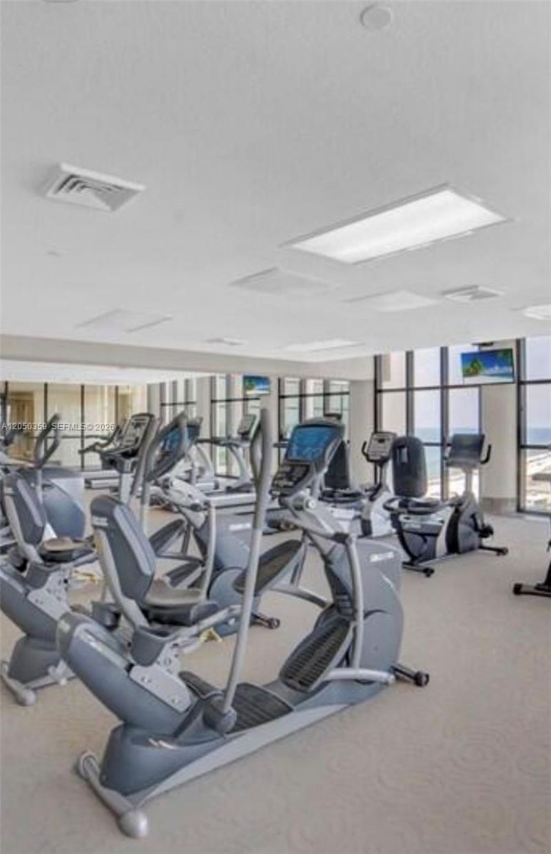 4925 Collins Ave, Unit 2D, Miami Beach, FL 33140 Photo