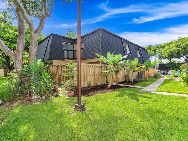 14213 SW 94th Cir Ln , Unit 104-8, Miami, FL 33186