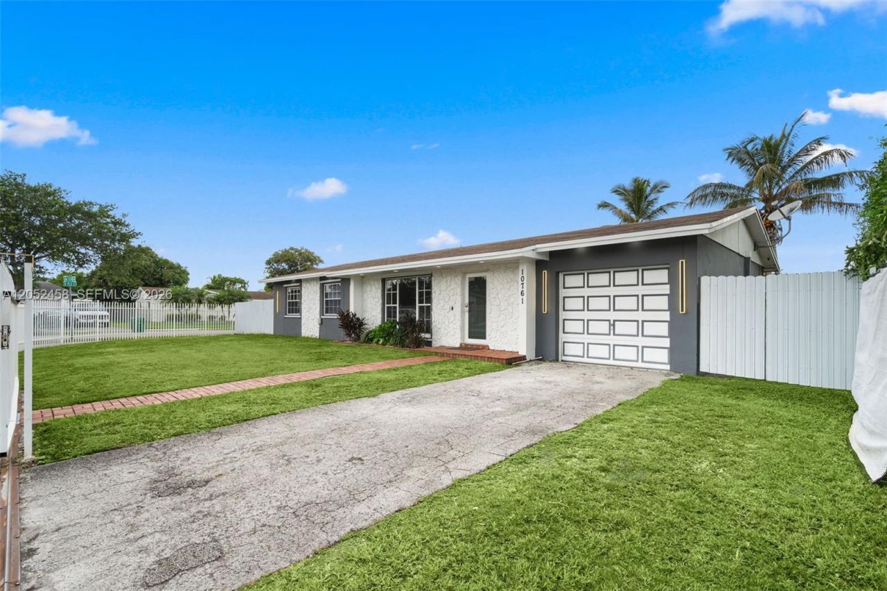 10761 SW 153rd St , Miami, FL 33157 Photo