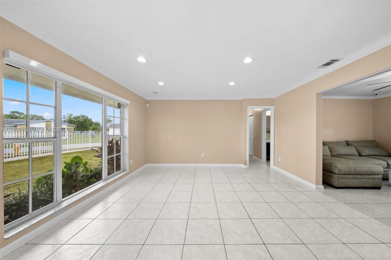 10761 SW 153rd St , Miami, FL 33157 Photo