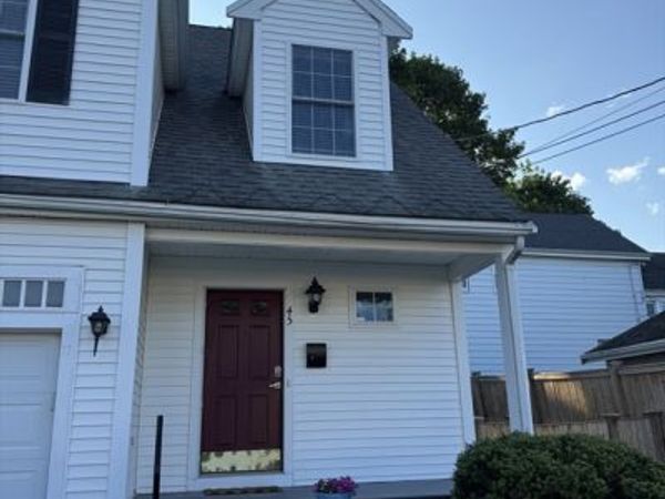 45 Crescent Rd, Unit 45, Needham, MA 02494