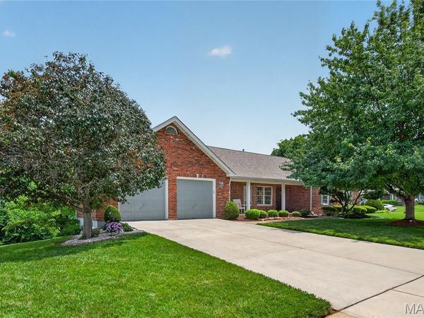 1136 Black Forest Drive, St Charles, MO 63301