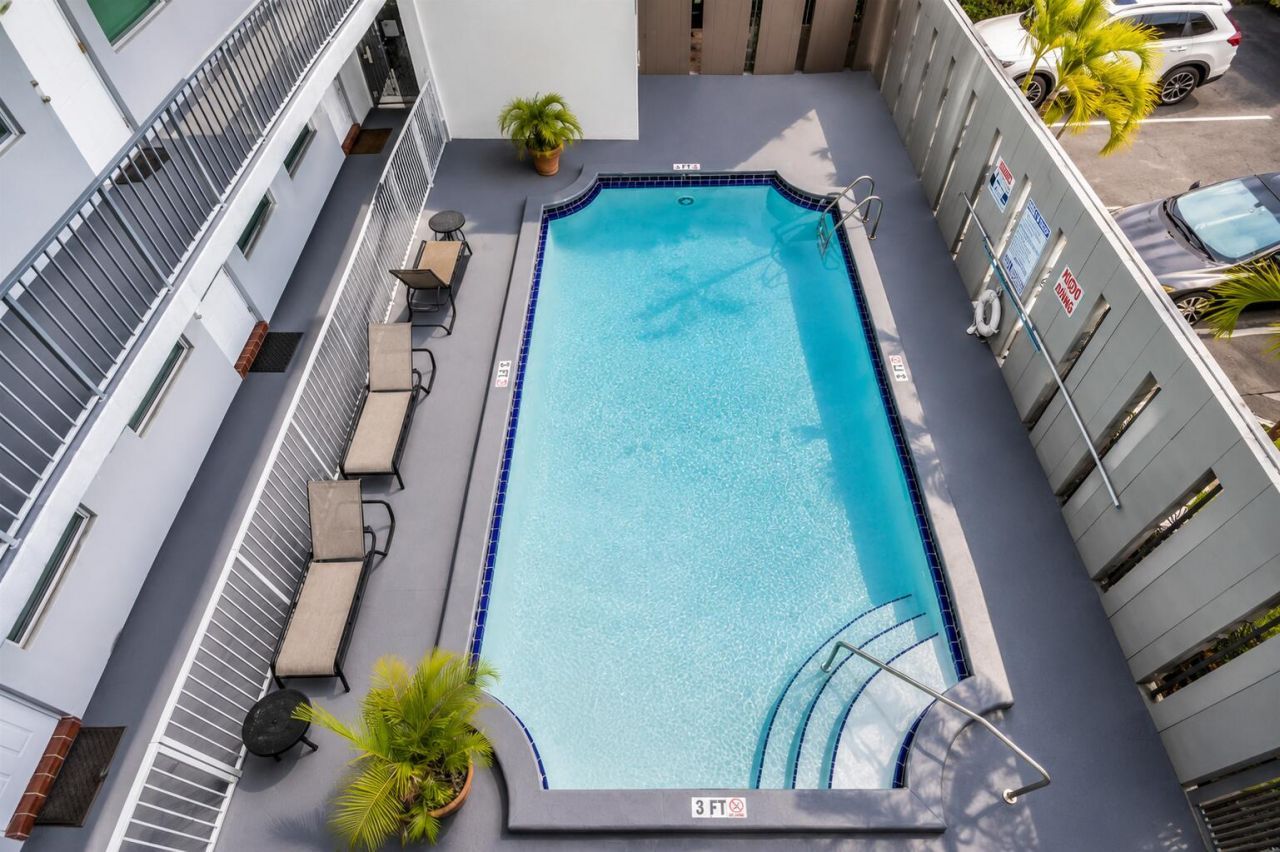 611 NE 14th Avenue, Unit 201, Fort Lauderdale, FL 33304 Photo
