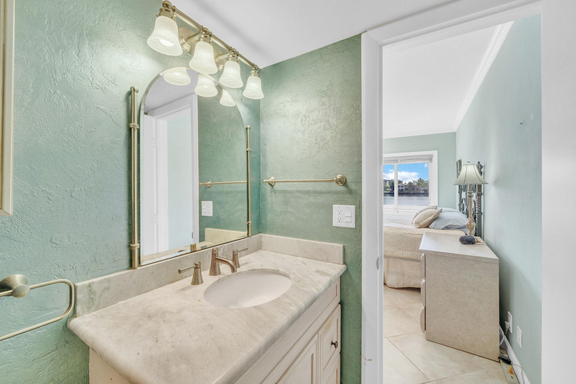 711 NE Harbour Terrace, Unit 409, Boca Raton, FL 33431 Photo