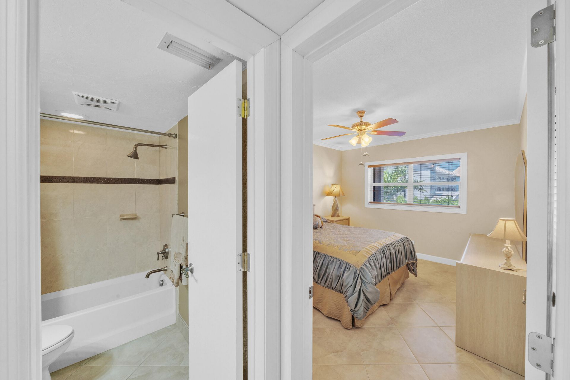 711 NE Harbour Terrace, Unit 409, Boca Raton, FL 33431 Photo