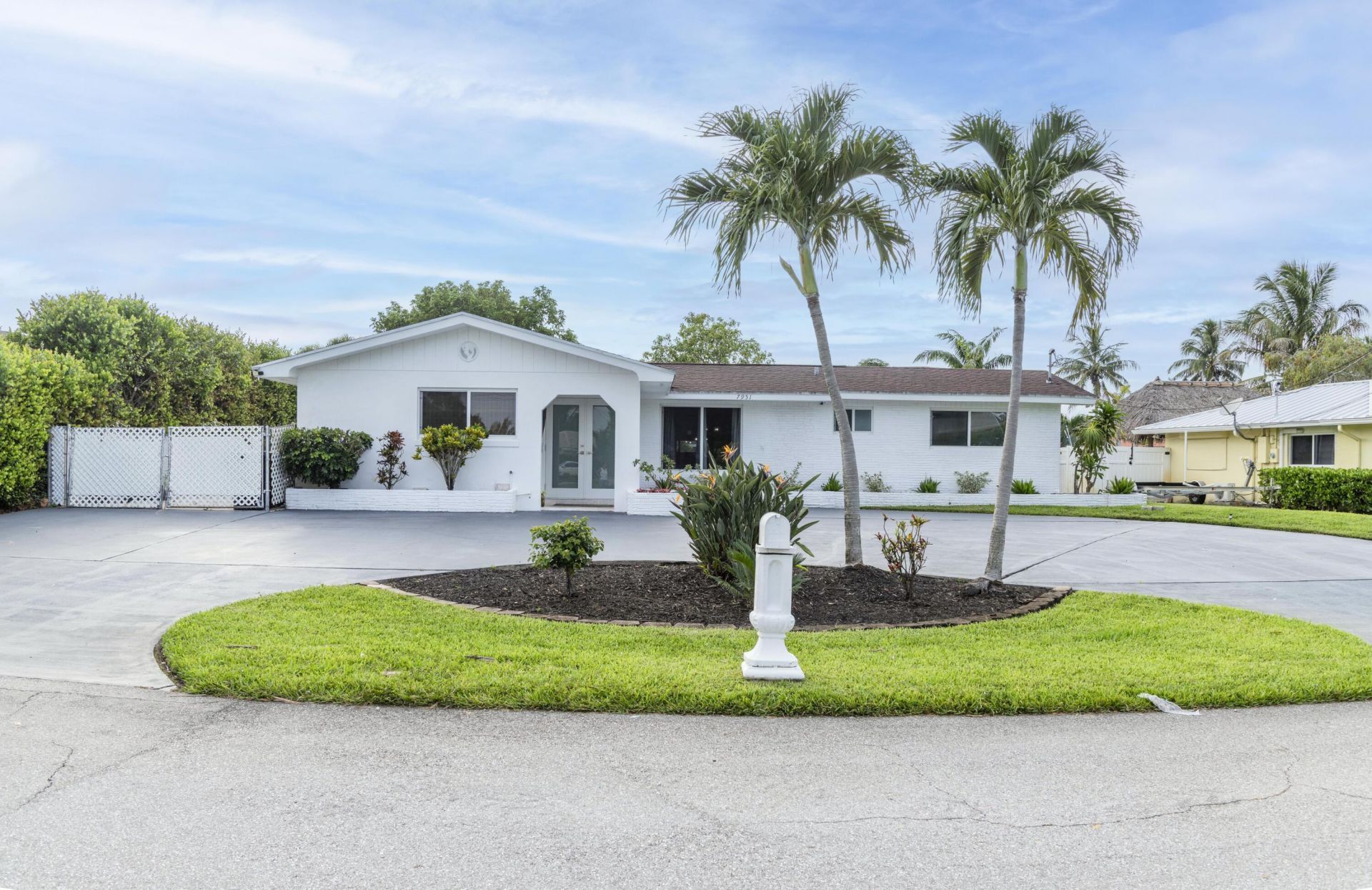 7951 W Lake Drive, Lake Clarke Shores, FL 33406 Photo