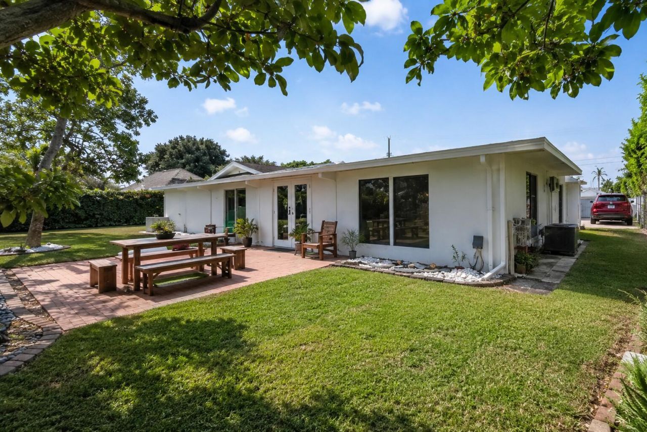 7951 W Lake Drive, Lake Clarke Shores, FL 33406 Photo