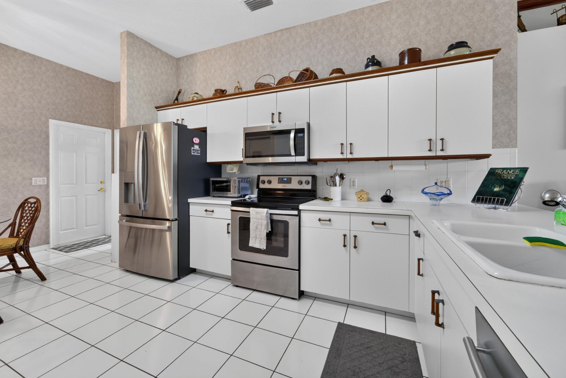 562 NW Lambrusco Drive, Port Saint Lucie, FL 34986 Photo