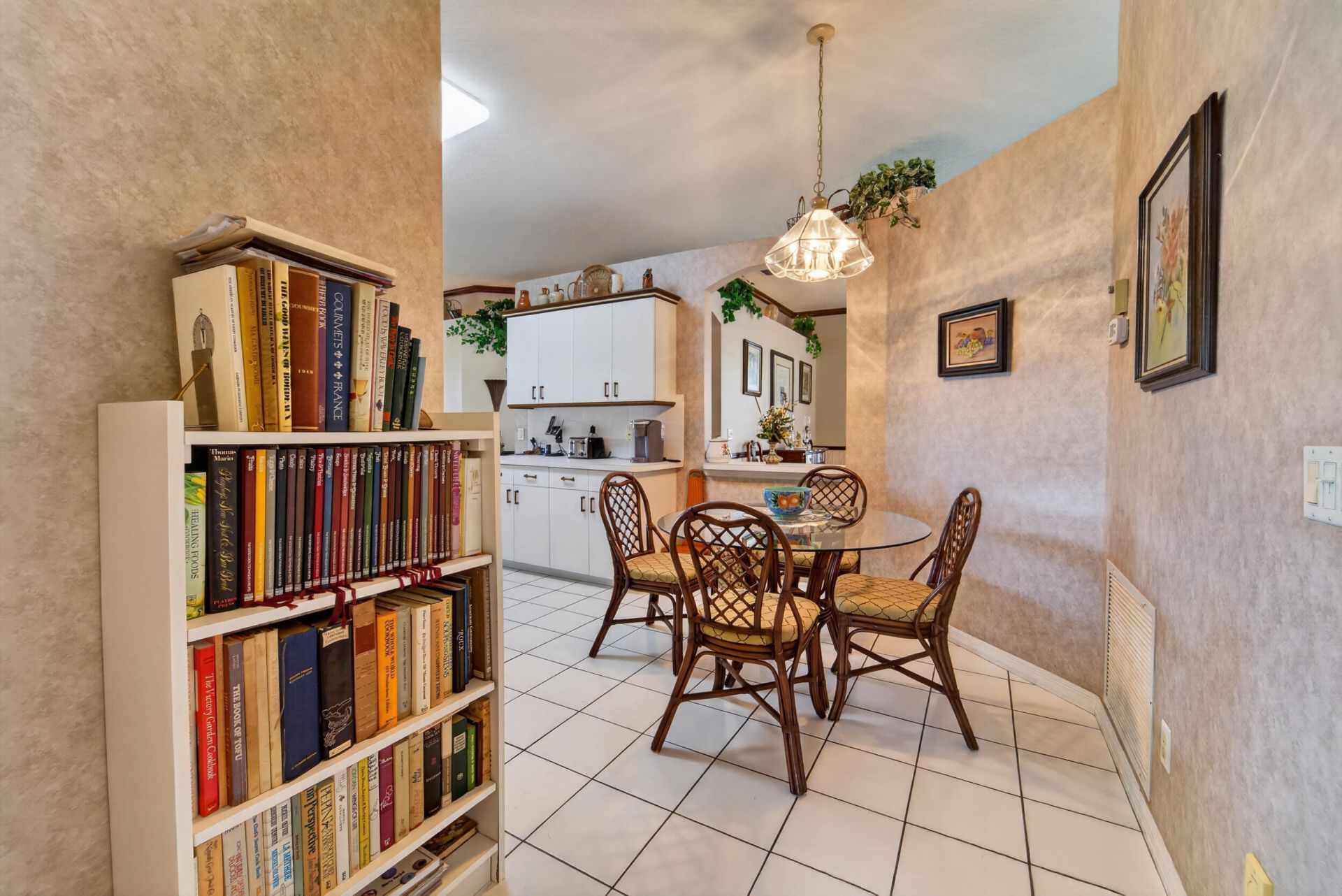 562 NW Lambrusco Drive, Port Saint Lucie, FL 34986 Photo
