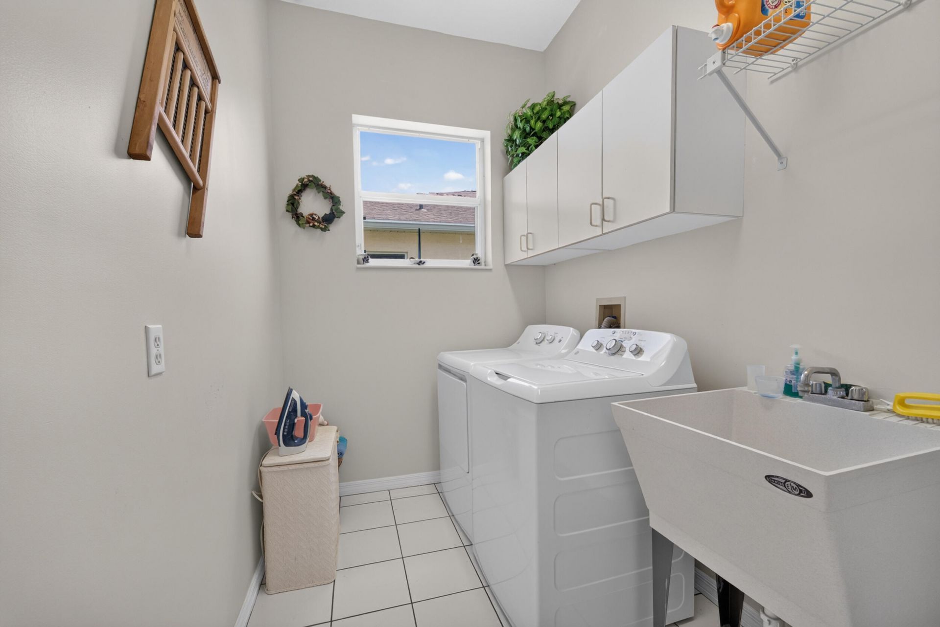 562 NW Lambrusco Drive, Port Saint Lucie, FL 34986 Photo