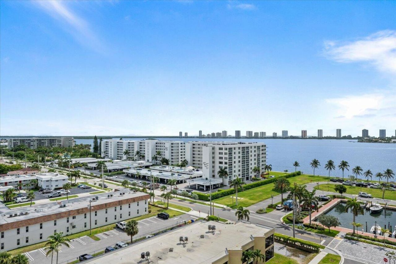 220 Lake Shore Drive, Unit 917, Lake Park, FL 33403 Photo