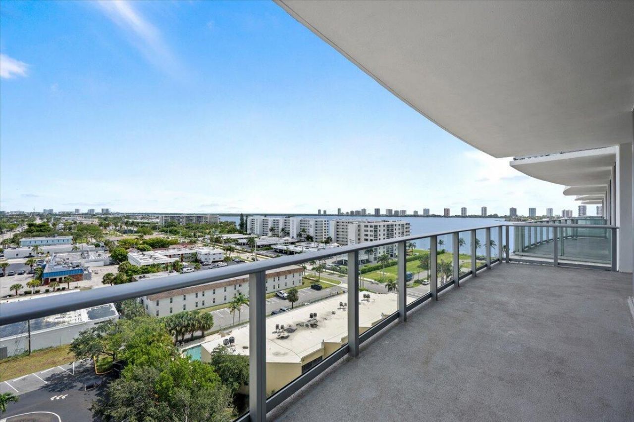 220 Lake Shore Drive, Unit 917, Lake Park, FL 33403 Photo