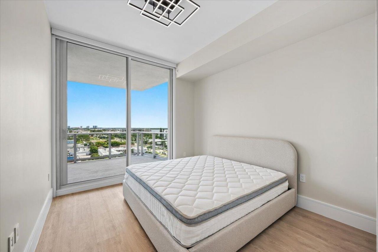 220 Lake Shore Drive, Unit 917, Lake Park, FL 33403 Photo