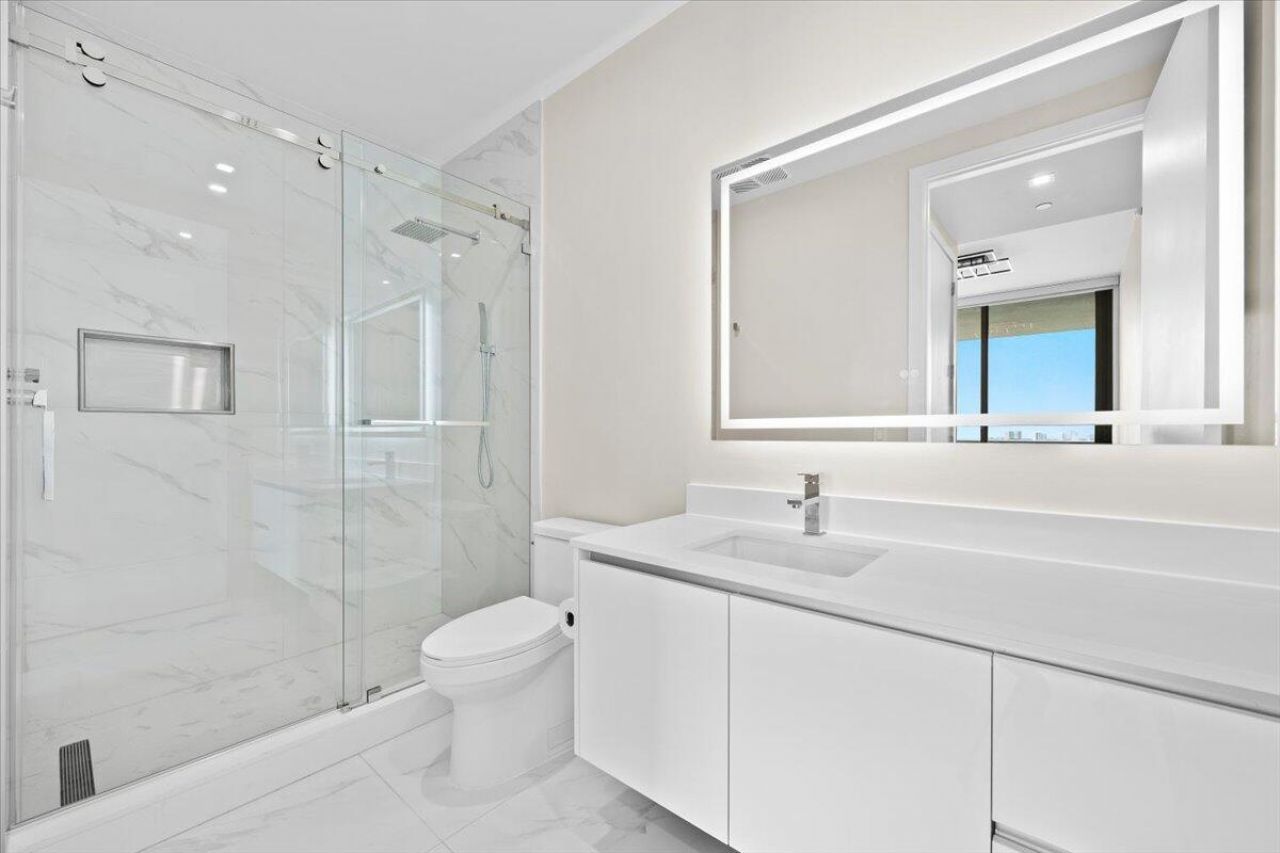 220 Lake Shore Drive, Unit 917, Lake Park, FL 33403 Photo