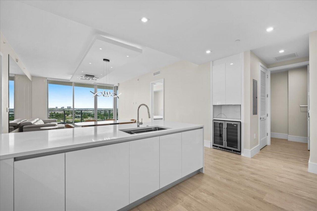 220 Lake Shore Drive, Unit 917, Lake Park, FL 33403 Photo