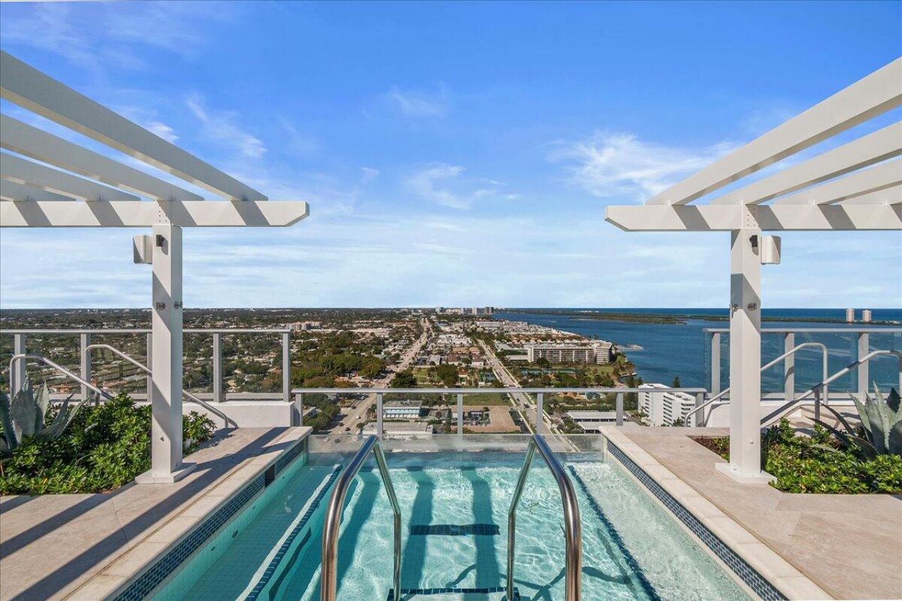 220 Lake Shore Drive, Unit 917, Lake Park, FL 33403 Photo