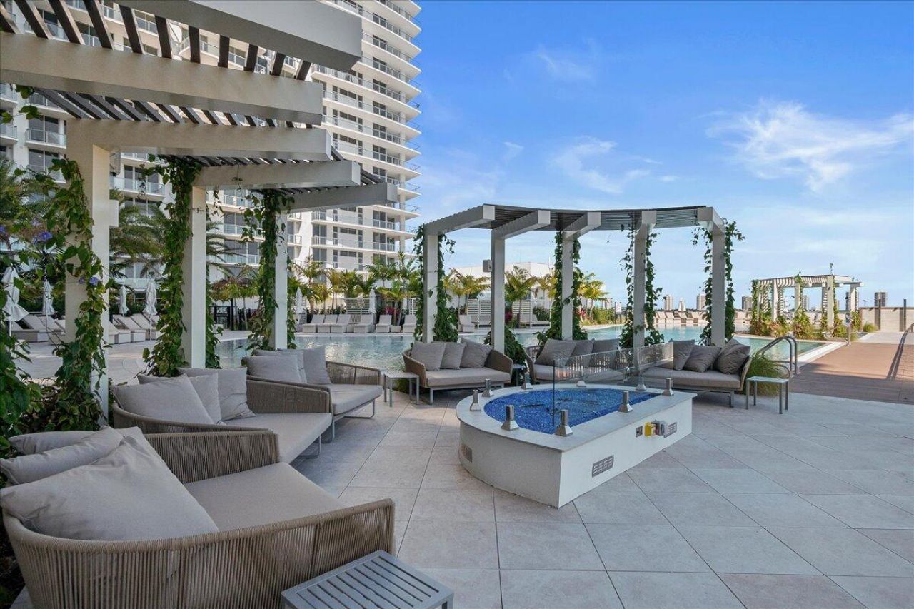220 Lake Shore Drive, Unit 917, Lake Park, FL 33403 Photo