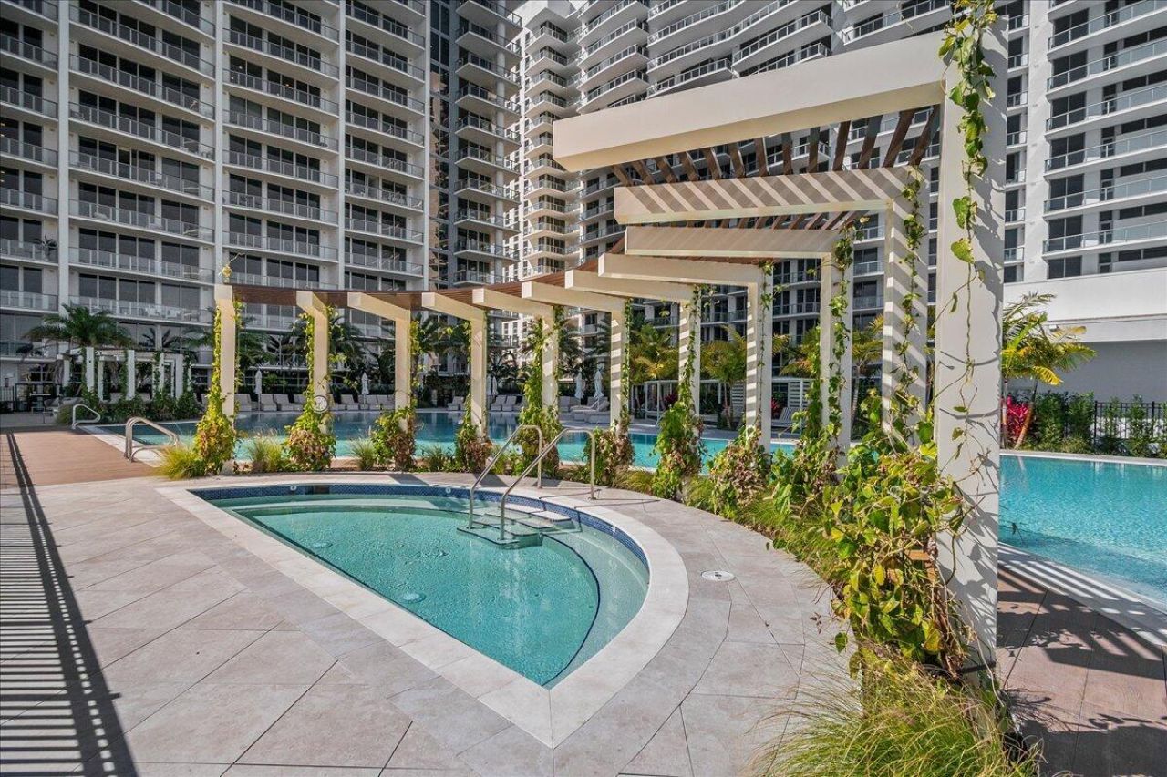 220 Lake Shore Drive, Unit 917, Lake Park, FL 33403 Photo