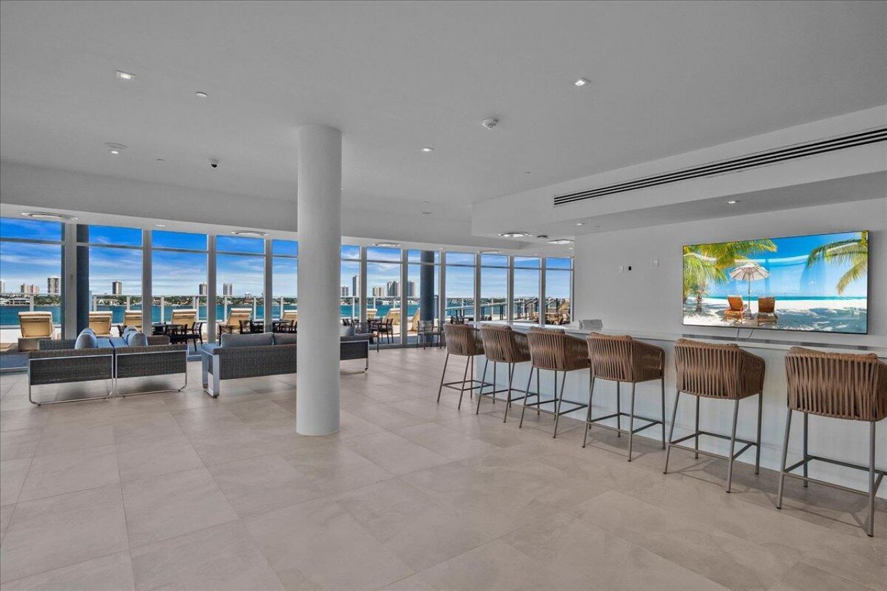 220 Lake Shore Drive, Unit 917, Lake Park, FL 33403 Photo