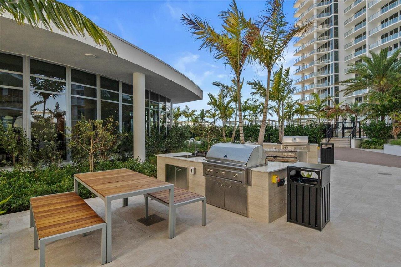 220 Lake Shore Drive, Unit 917, Lake Park, FL 33403 Photo