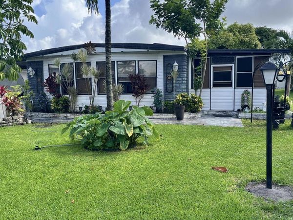 4415 Round Table Court, Boynton Beach, FL 33436
